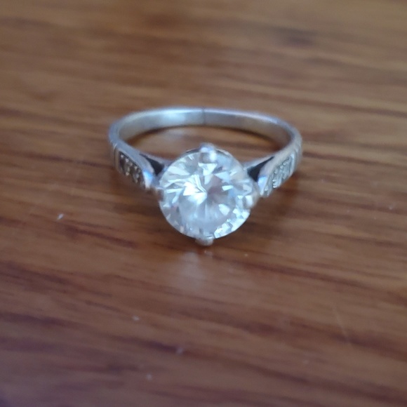 Jewelry - Silver ring